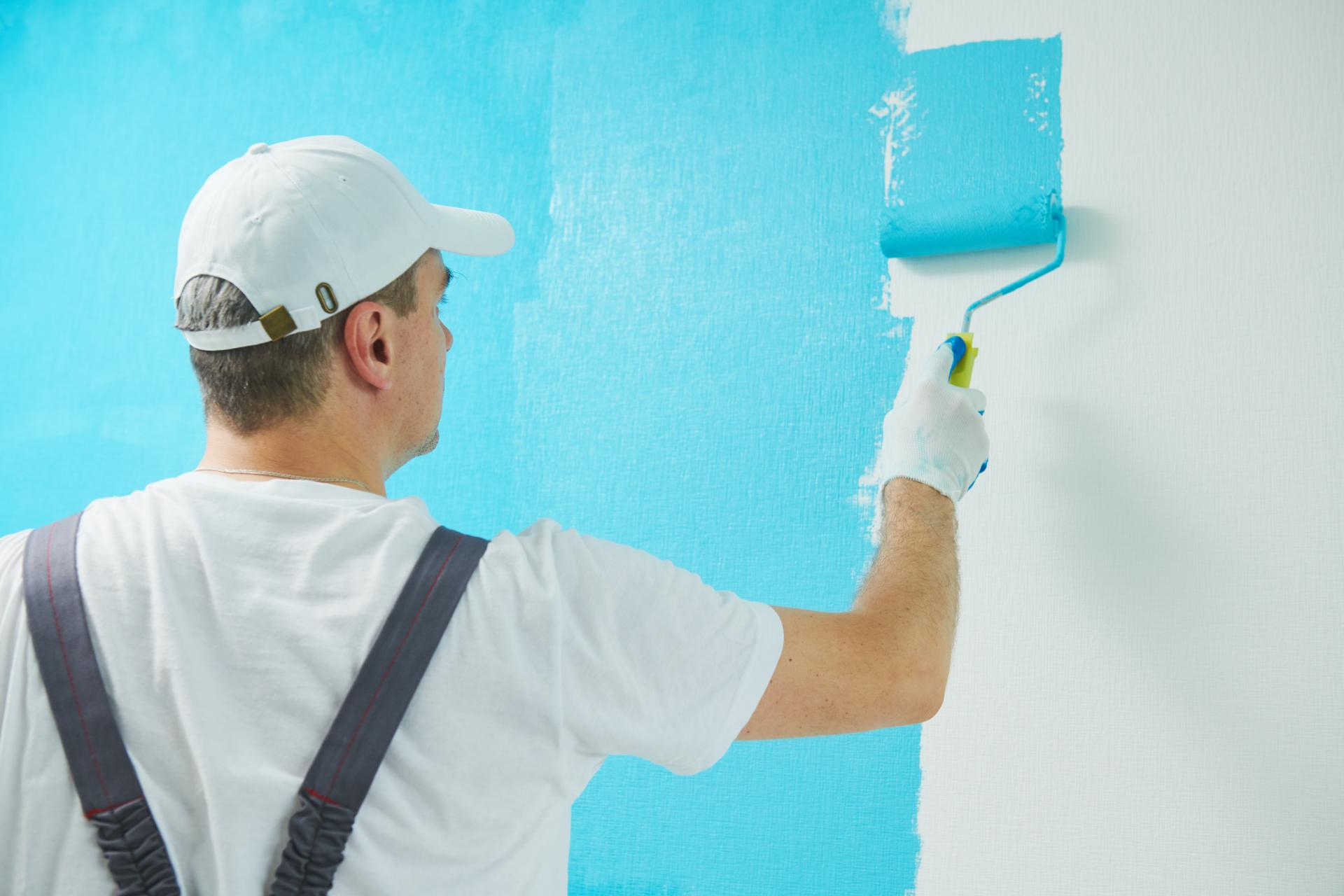 Man plastering a wall